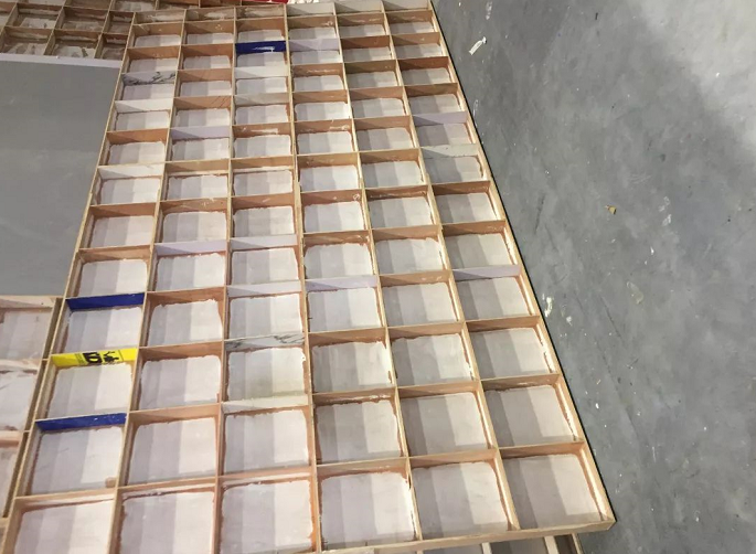 北京展會搭建設(shè)計(jì)中展臺板墻結(jié)構(gòu)如何制作的？
