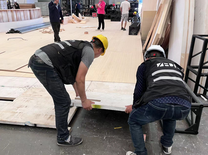 展臺(tái)搭建中-高處墜落事故的預(yù)防及應(yīng)急救援措施 展臺(tái)搭建中-高處墜落事故的預(yù)防及應(yīng)急救援措施